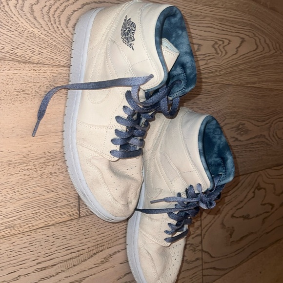 Nike Shoes - Jordans